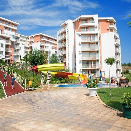 Crown And Imperial Apartments Свети Влас Екстериор снимка