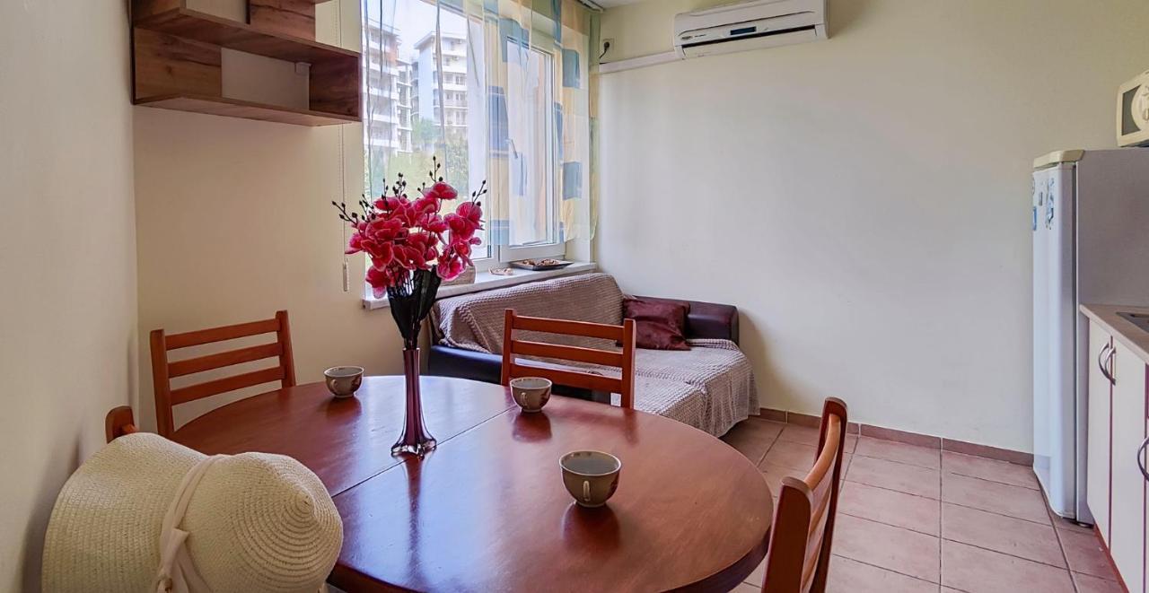 Crown And Imperial Apartments Свети Влас Екстериор снимка
