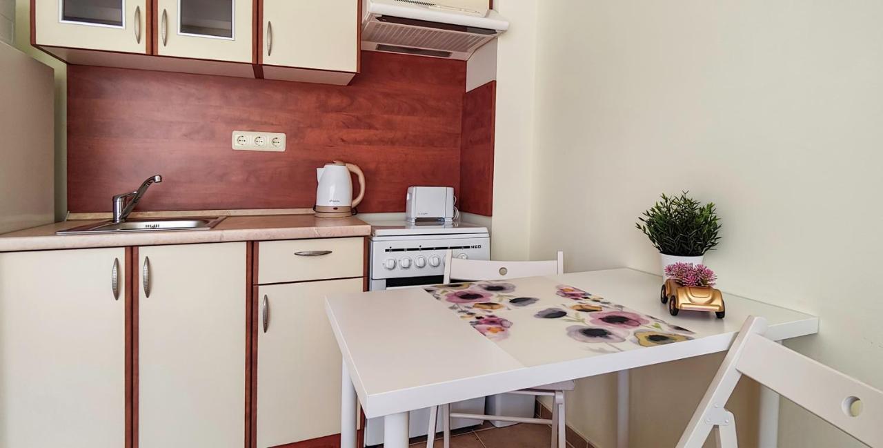 Crown And Imperial Apartments Свети Влас Екстериор снимка