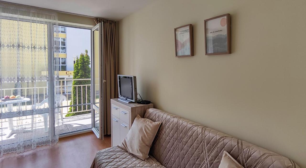 Crown And Imperial Apartments Свети Влас Екстериор снимка