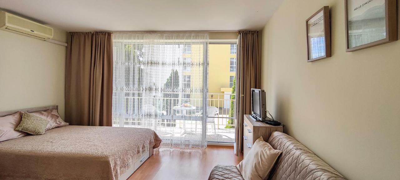 Crown And Imperial Apartments Свети Влас Екстериор снимка