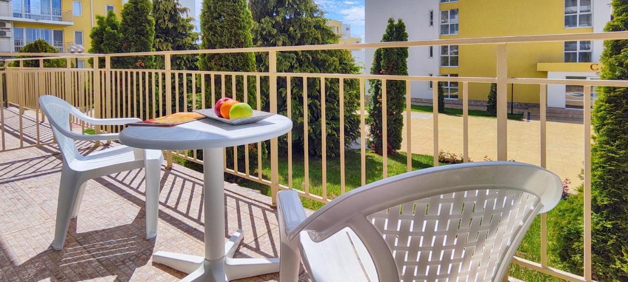 Crown And Imperial Apartments Свети Влас Екстериор снимка