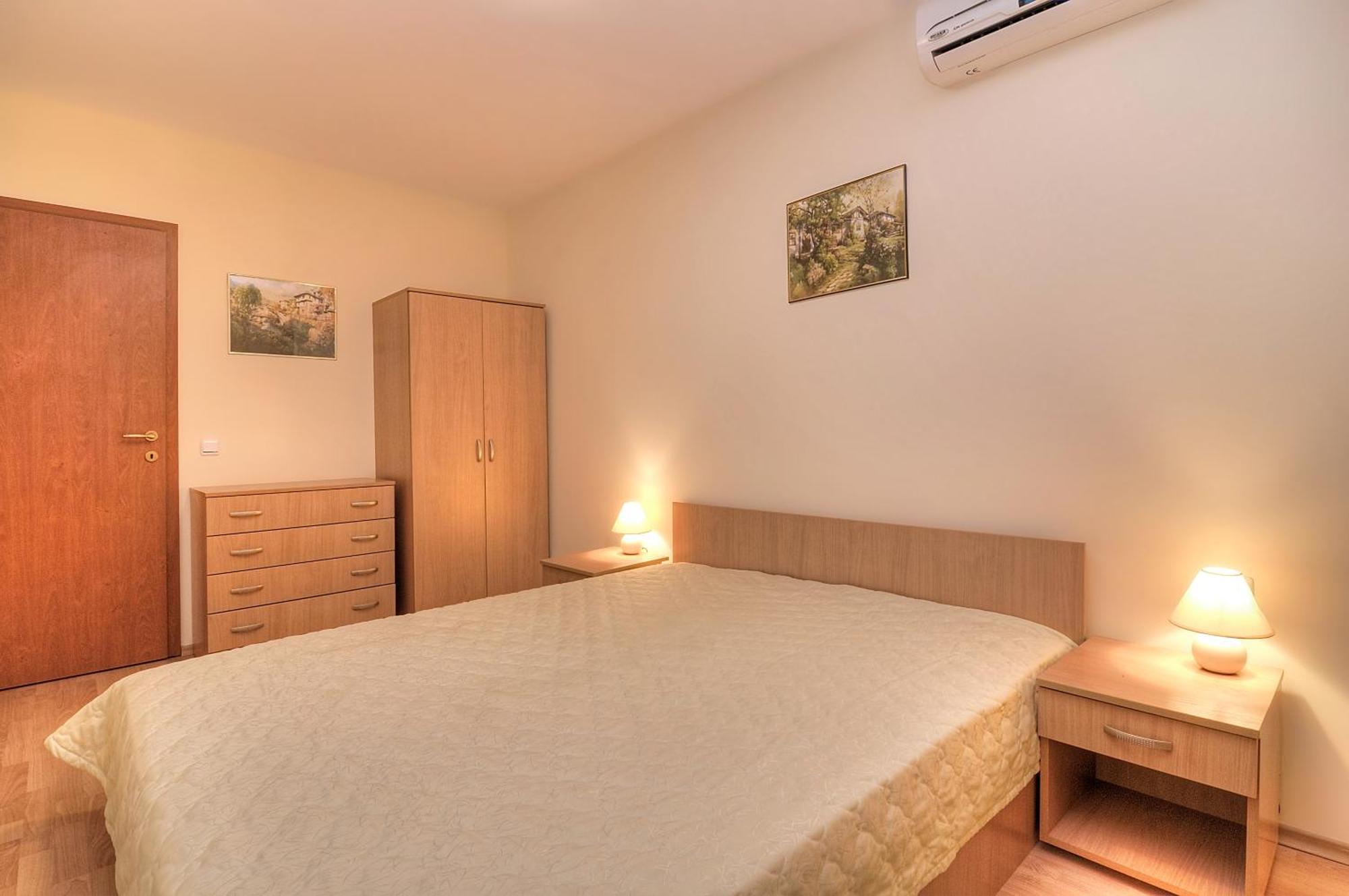 Crown And Imperial Apartments Свети Влас Екстериор снимка