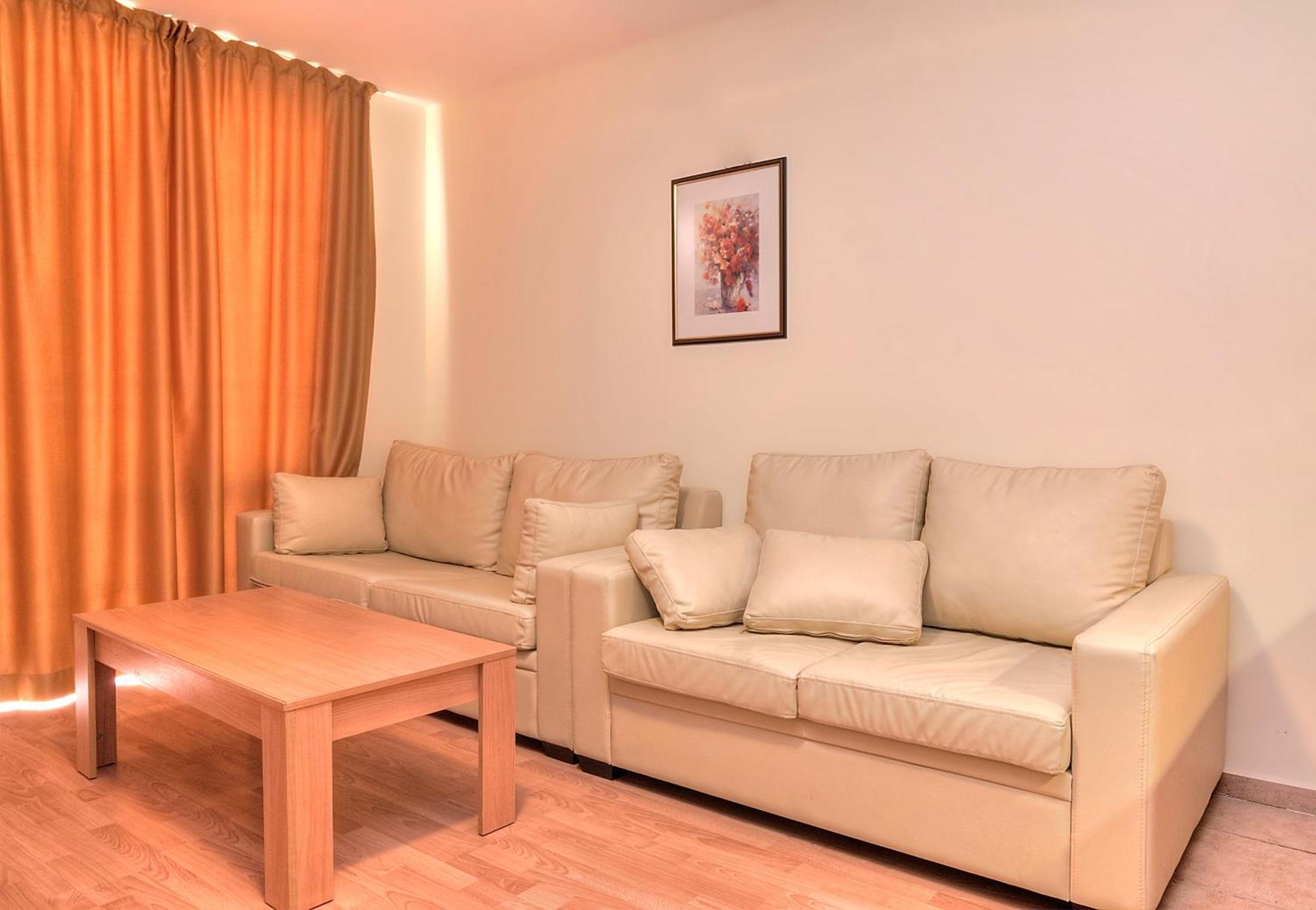 Crown And Imperial Apartments Свети Влас Екстериор снимка