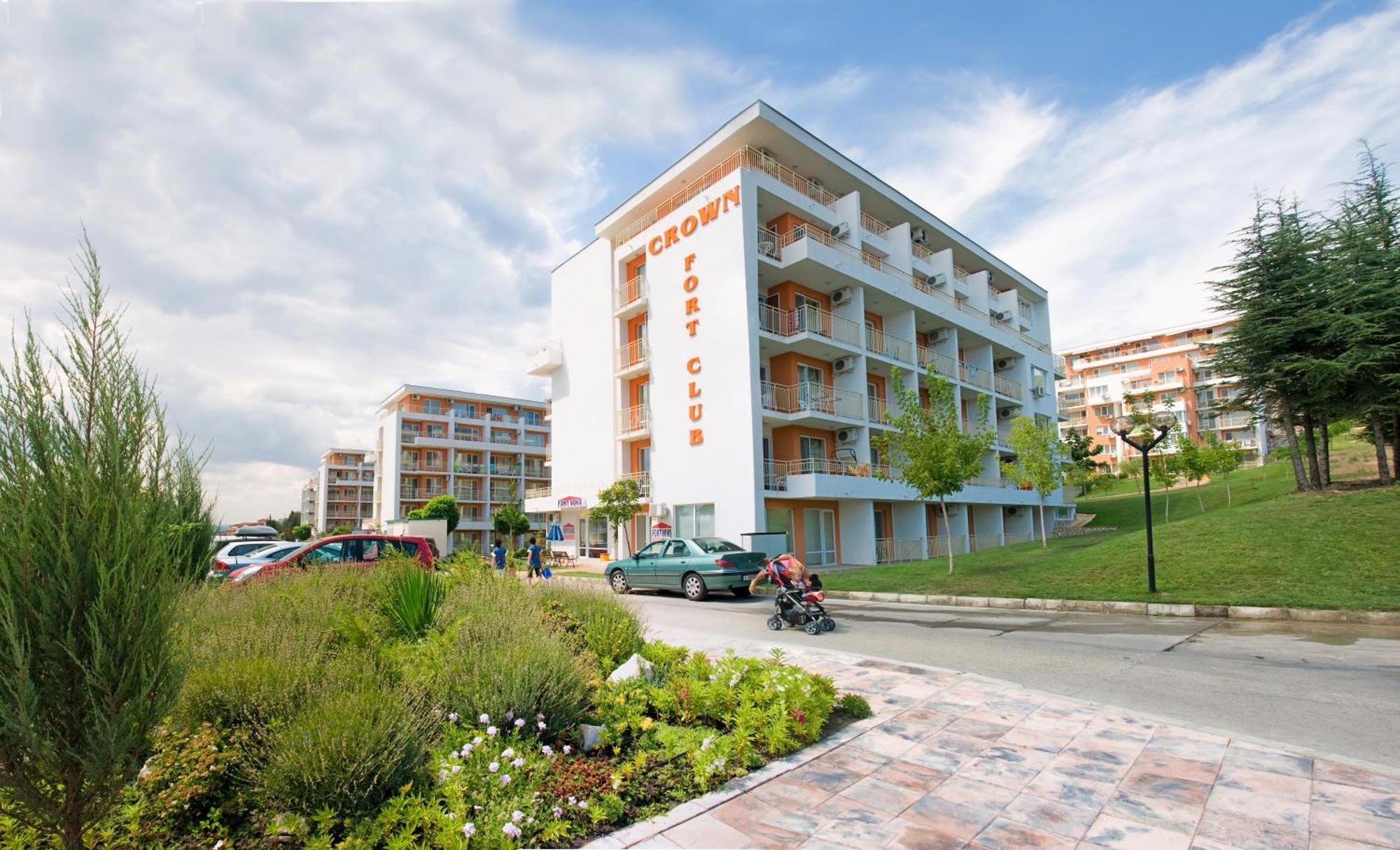 Crown And Imperial Apartments Свети Влас Екстериор снимка