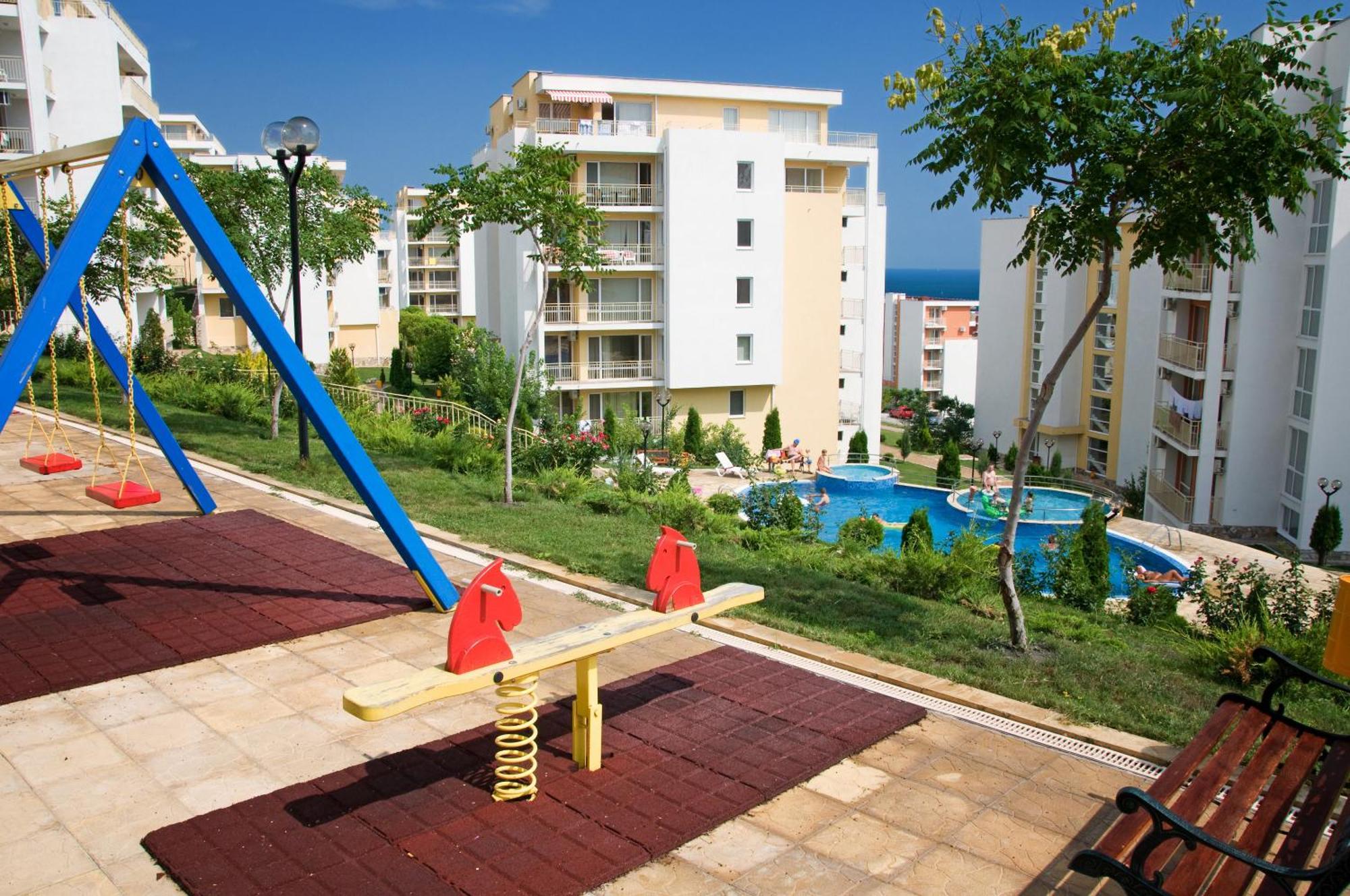 Crown And Imperial Apartments Свети Влас Екстериор снимка