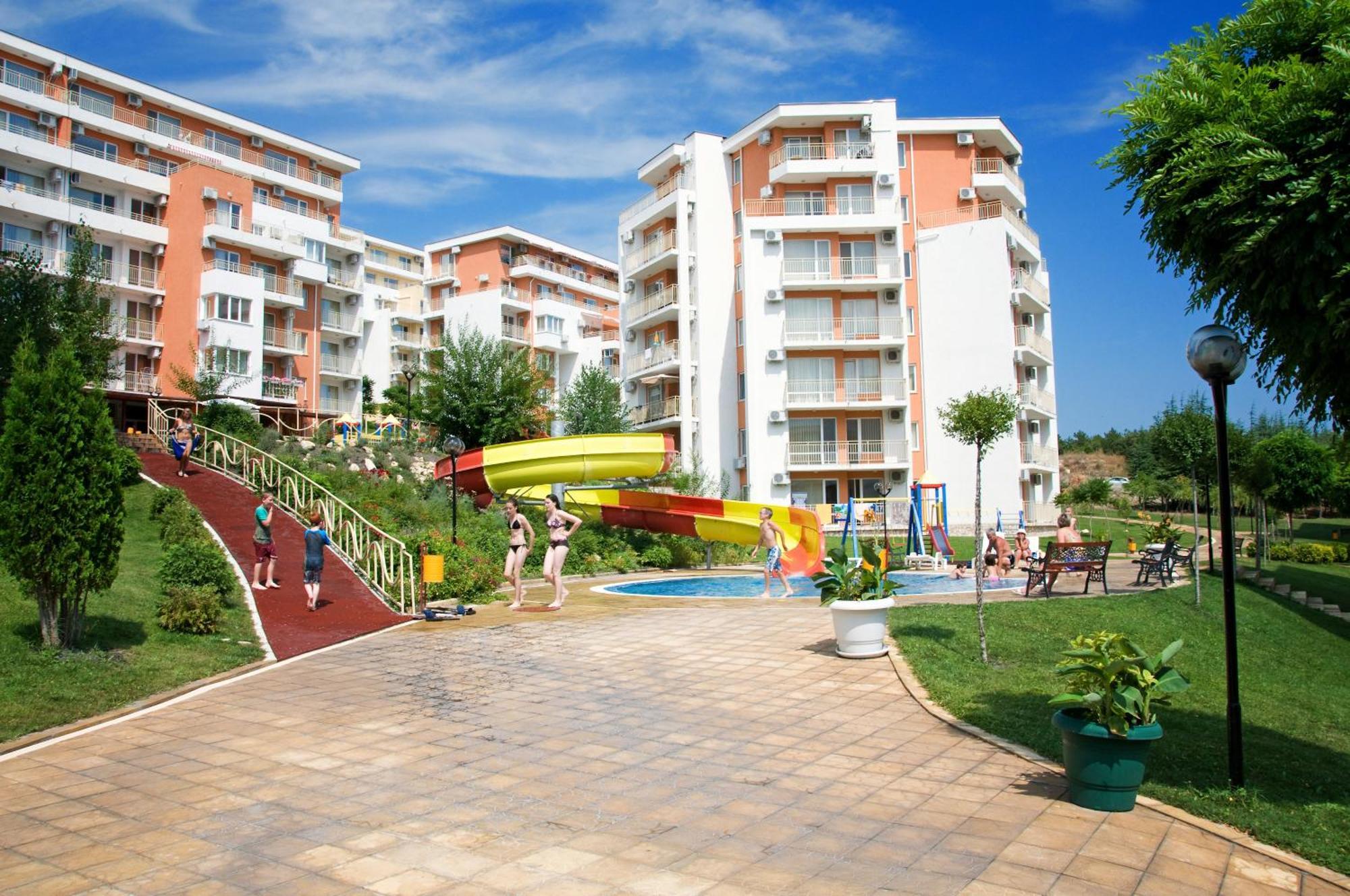 Crown And Imperial Apartments Свети Влас Екстериор снимка