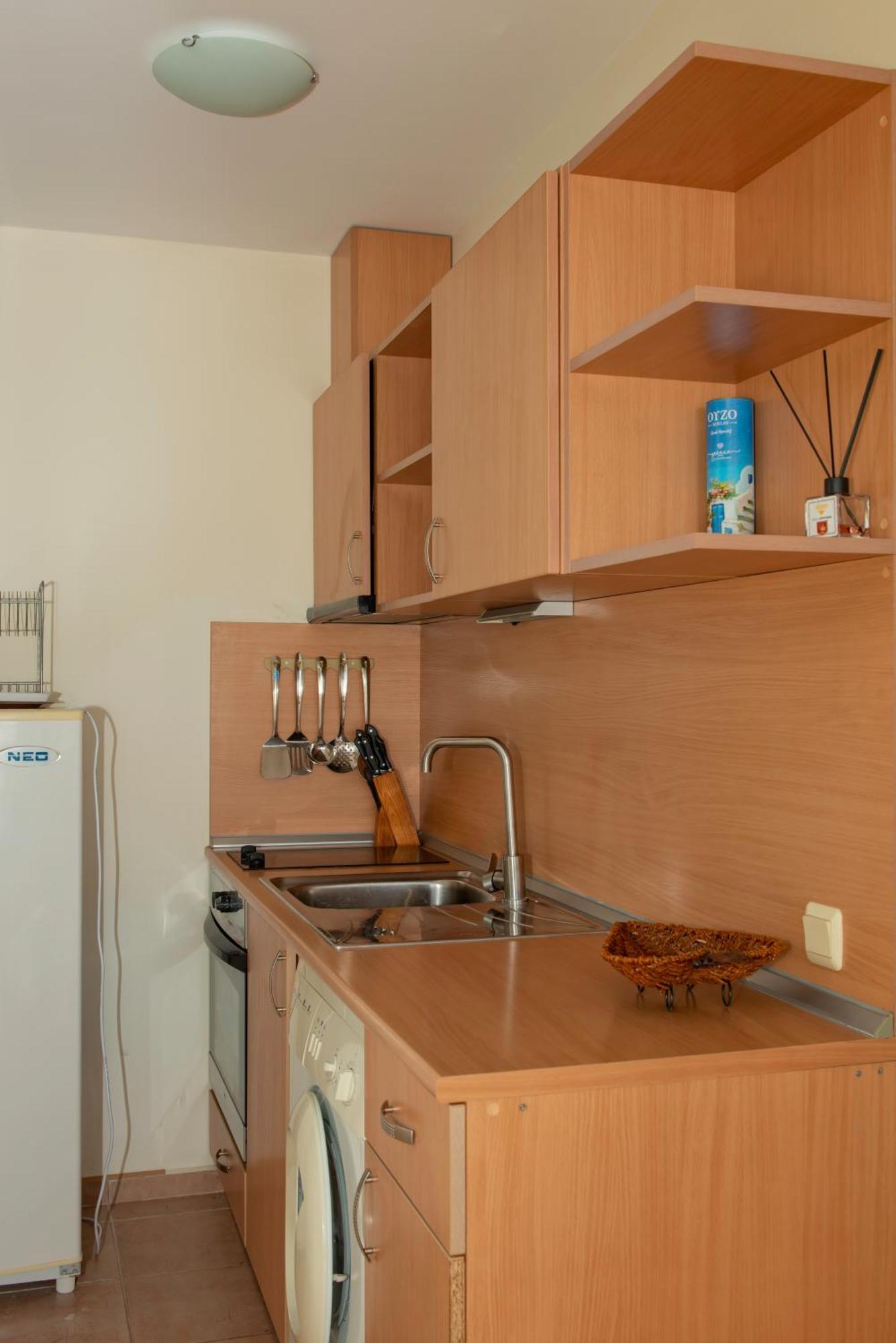 Crown And Imperial Apartments Свети Влас Екстериор снимка