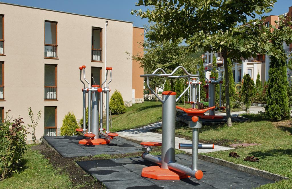 Crown And Imperial Apartments Свети Влас Екстериор снимка