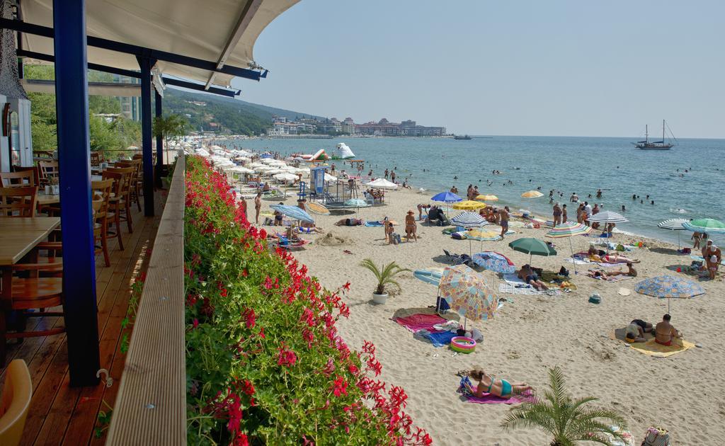Crown And Imperial Apartments Свети Влас Екстериор снимка