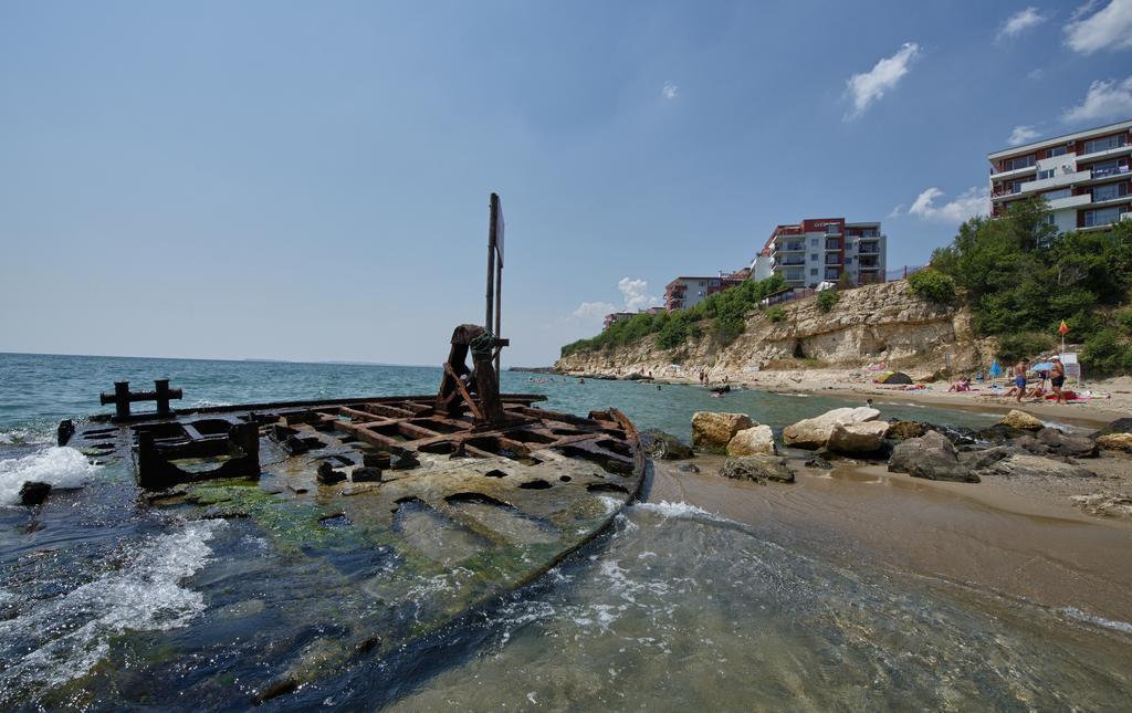 Crown And Imperial Apartments Свети Влас Екстериор снимка